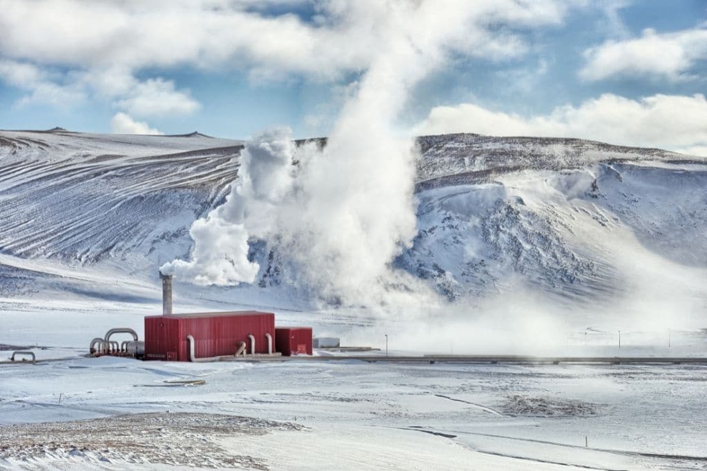 geothermal energy advantages and disadvantages