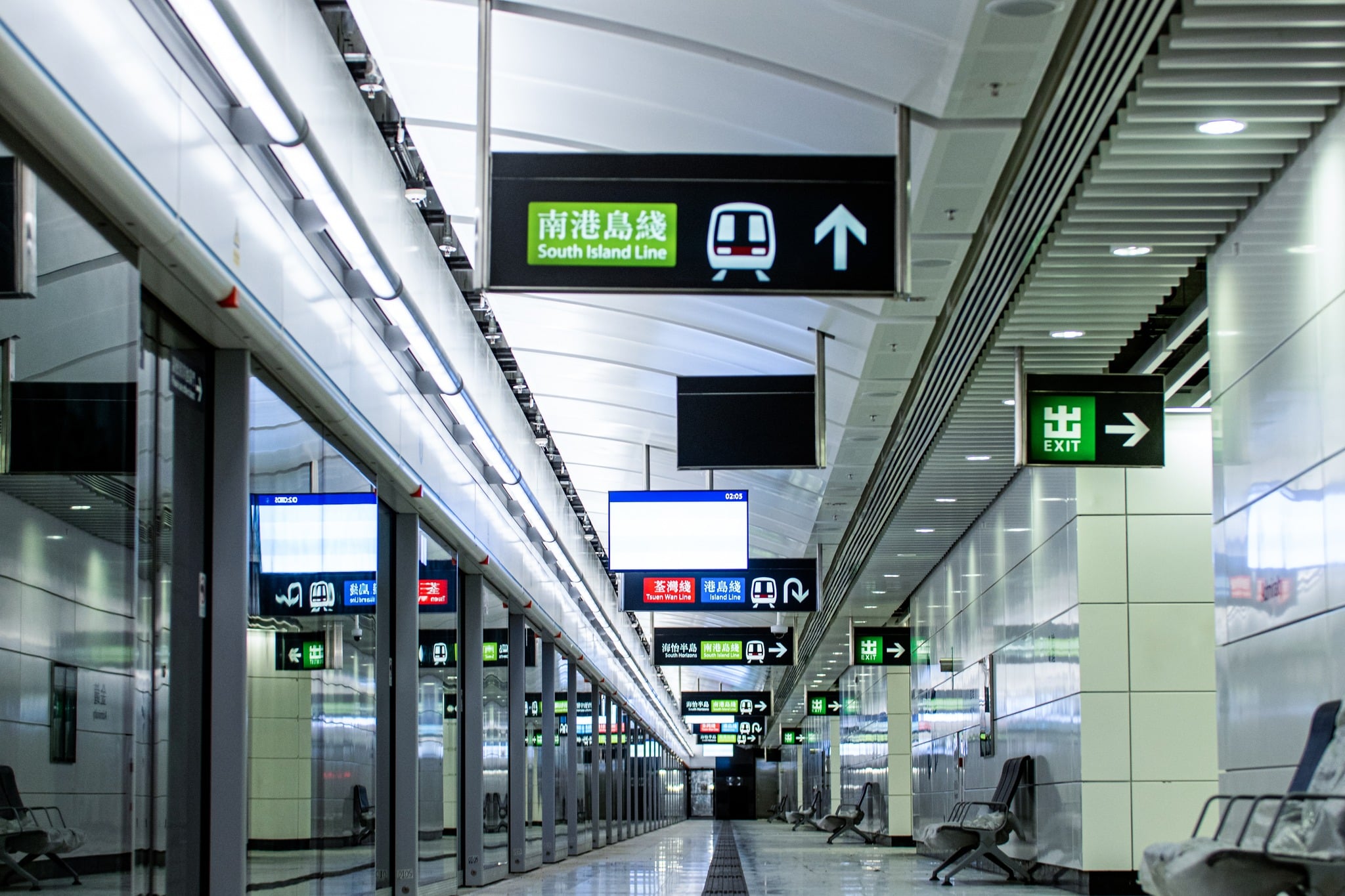 Hong Kong mtr; public transport; public transportation system