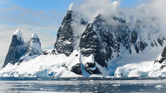 Antarctica Lost 7.5tn Tonnes of Ice Since 1997, Study Finds
