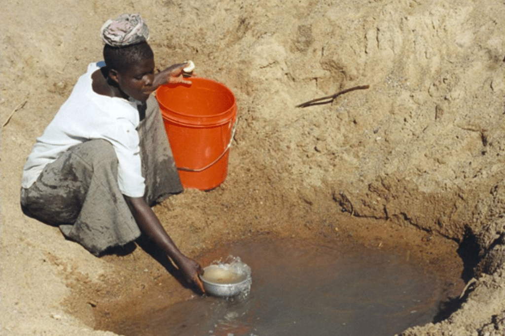 In the Meatu District in Shinyanga, an administrative region of Tanzania, water most often comes from open holes dug in the sand of dry riverbeds and it is invariably contaminated.