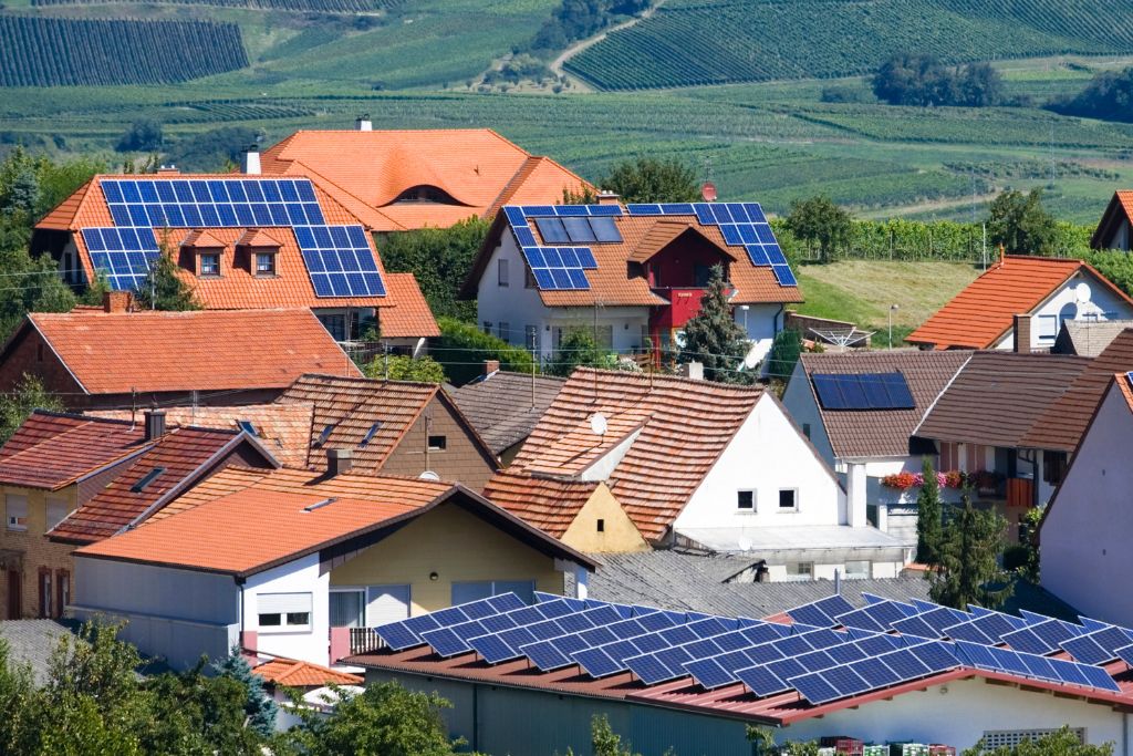 How Energy Communities Could Help Europe Reduce Energy Poverty